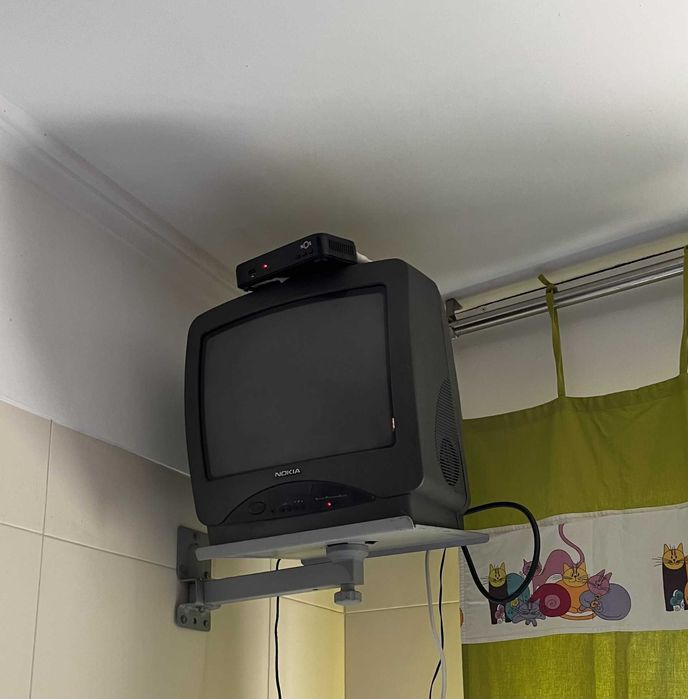 Suporte de parede para TV de 32X28  ( Televisao nao incluida )