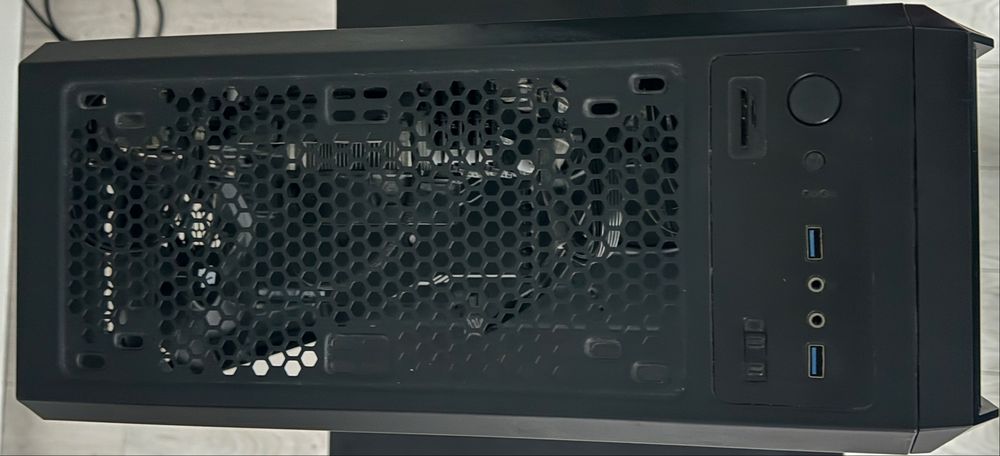 Komputer stacjonarny (PC)gamingowy rtx 2060 sx oc amd ryzer 7 2700