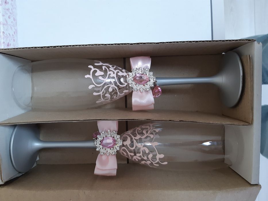 Весільні бокали, склянки на свято