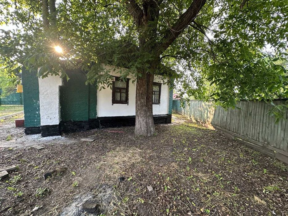 Будинок біля центру з ділянкою 8 соток