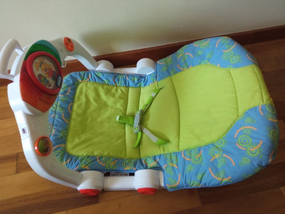 Esperguicadeira.  Chicco  luzes. e musica