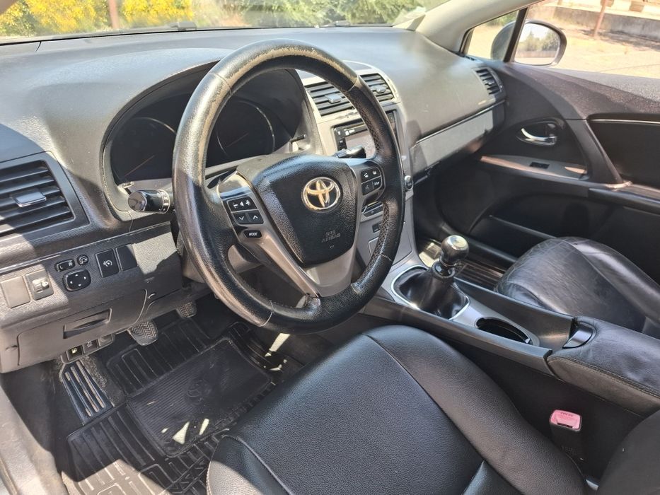 Toyota Avensis SW — fotografia 12