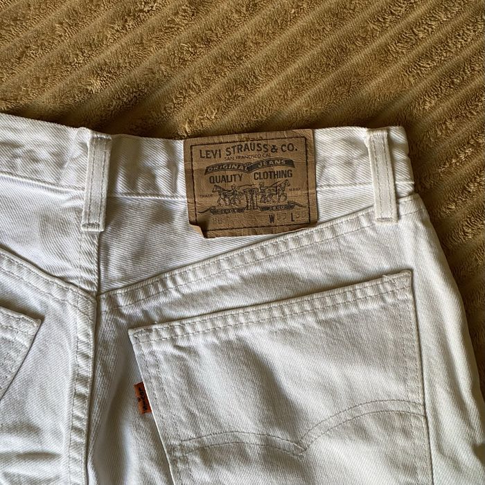 Білі джинсові шорти Levi’s