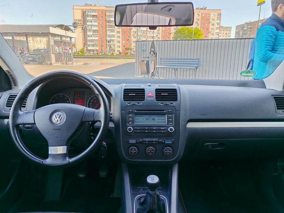Volkswagen Golf 5 1.6 mpi