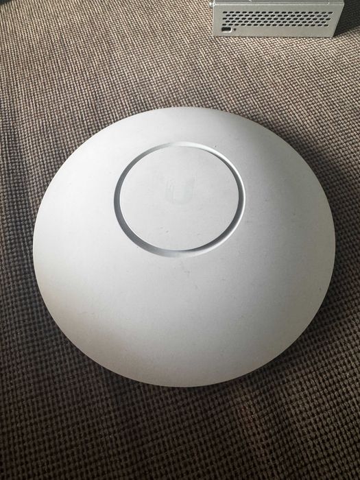 Точка доступа WI-FI Ubiquiti UniFi AC LR AP (UAP-AC-LR)