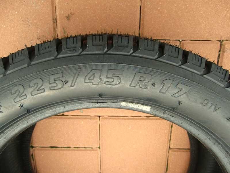 Opony Zimowe 225/45R17 4szt Wzór-Michelin a-4