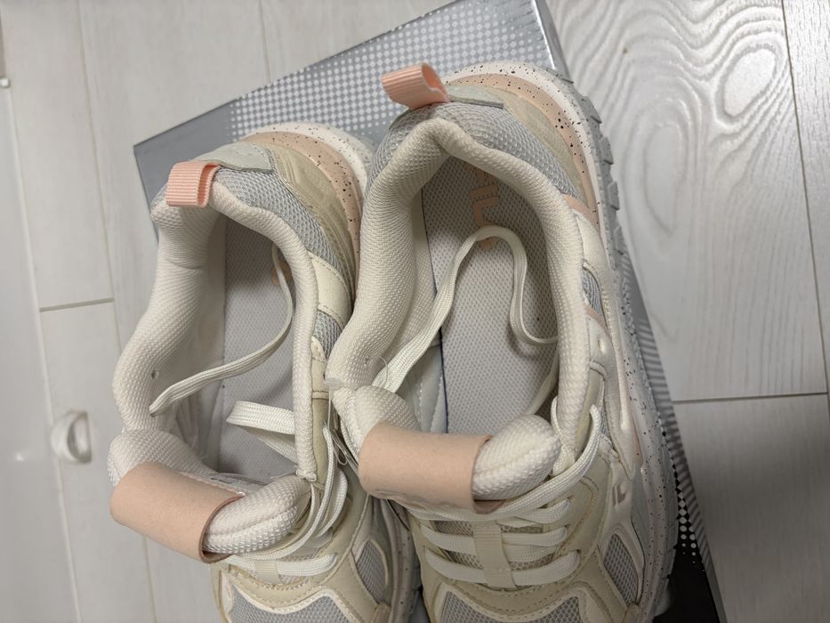 Кросівки Fila charge w, кроссовки бежевые