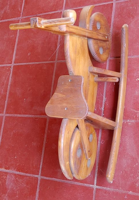 Moto baloiço madeira