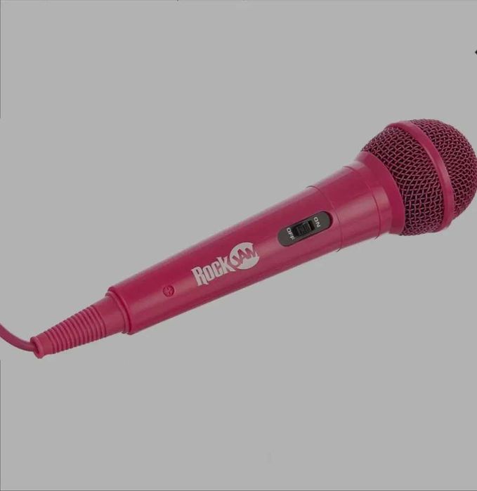 Розовый проводной микрофон марки RockJam, модель RJMC303-PK.