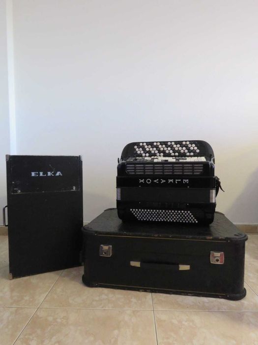 Acordeão eletrônico ELKAVOX 83