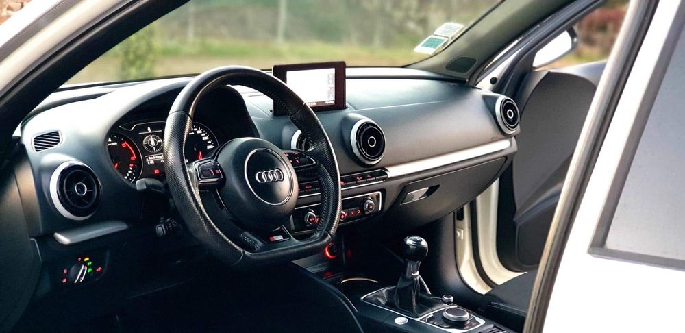 Audi A3 8v 2.0 184cv s-line