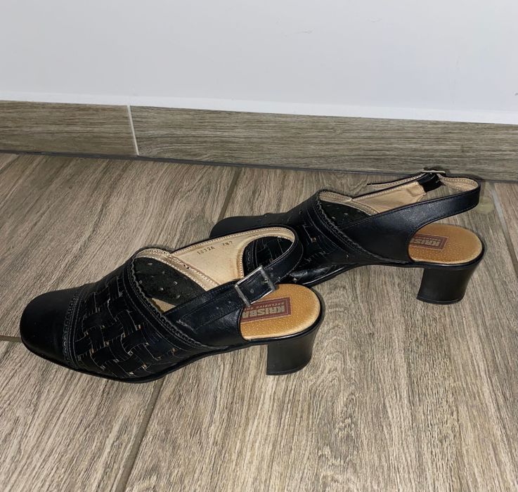 Skórzane sandały bez pięty Krisbal r. 38