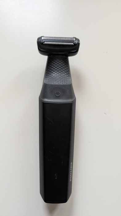 Philips BG 3010 стан нової, акумулятор, тримає добре, гострі ножі