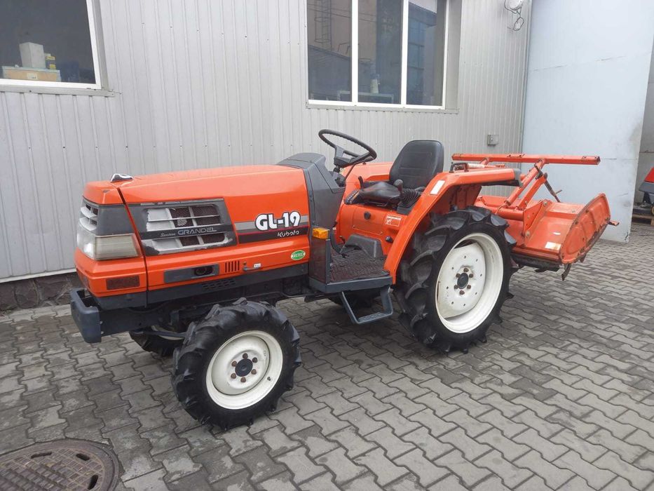 Japoński traktorek Kubota GL 19 z glebogryzarką 4x4 Rewers 19 km