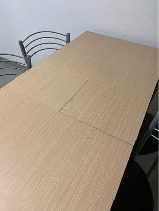 Mesa de cozinha + 4 cadeiras usadas