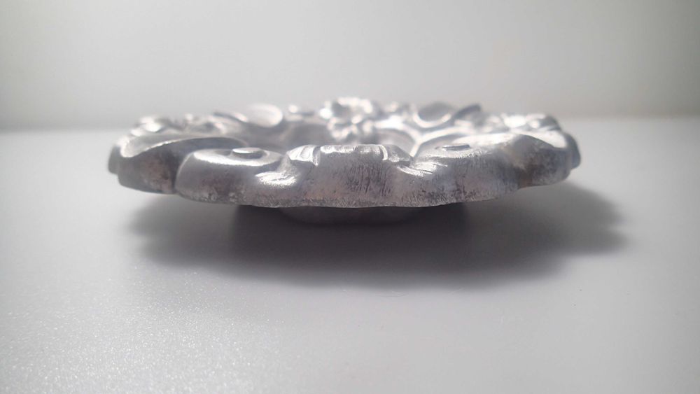 Cinzeiro antigo em aluminio com publicidade