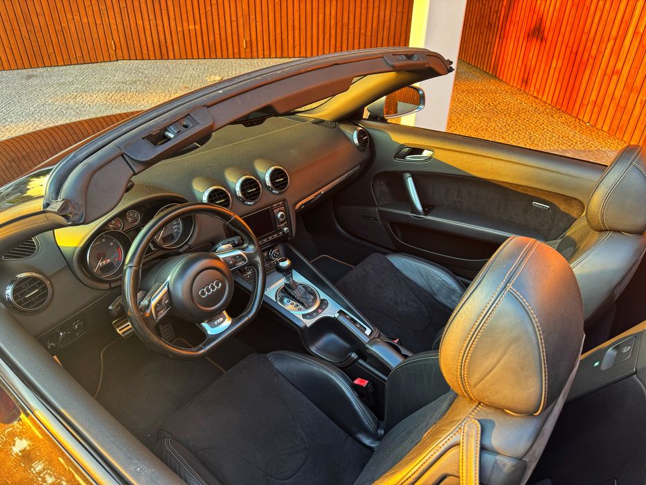 Audi TTS Roadster 2.0 TFSI Quattro 272cv - Desde 309€ Mês