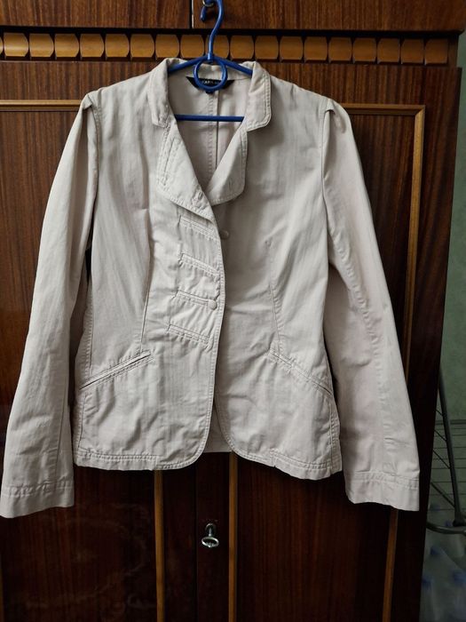 Отдам куртку р-р 44