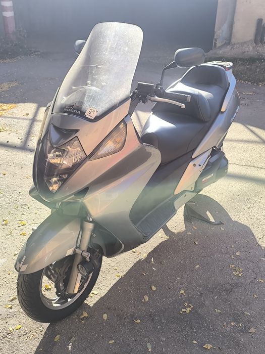 Продам максі-скутер Honda Silver Wing 600
