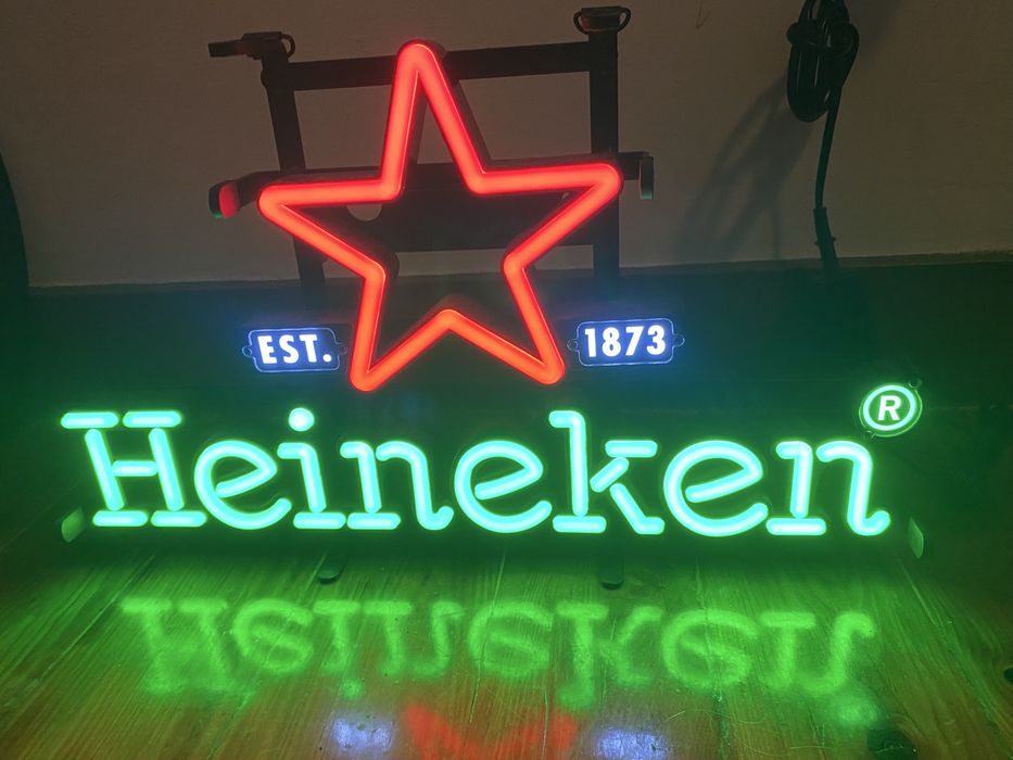 Letreiro LED Heineken Estrela Vermelha