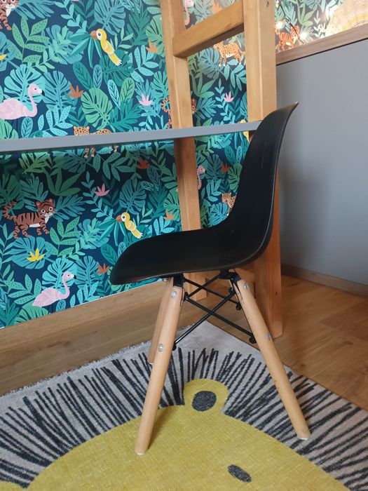 Biurko dziecięce  domek z krzesłem