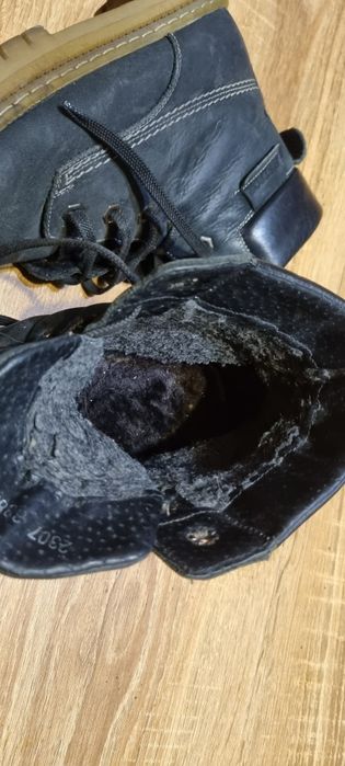 Зимние, кожаные, теплые ботинки.