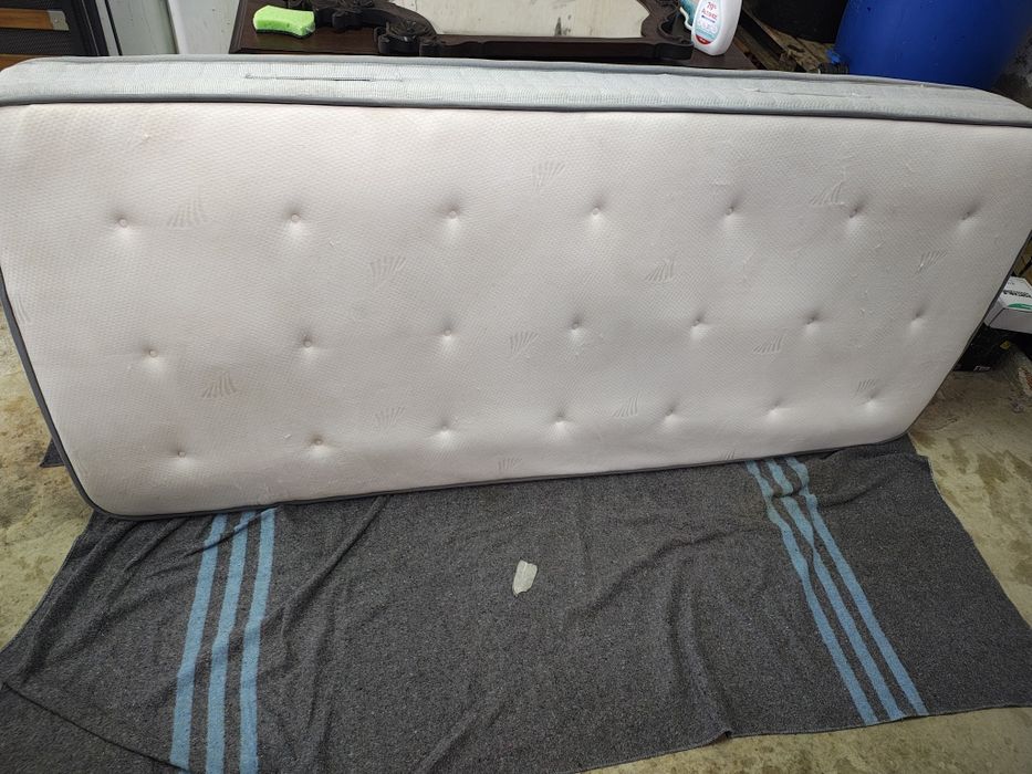 COLCHÃO DE SOLTEIRO 195 x 90 com molas (Entrega grátis)