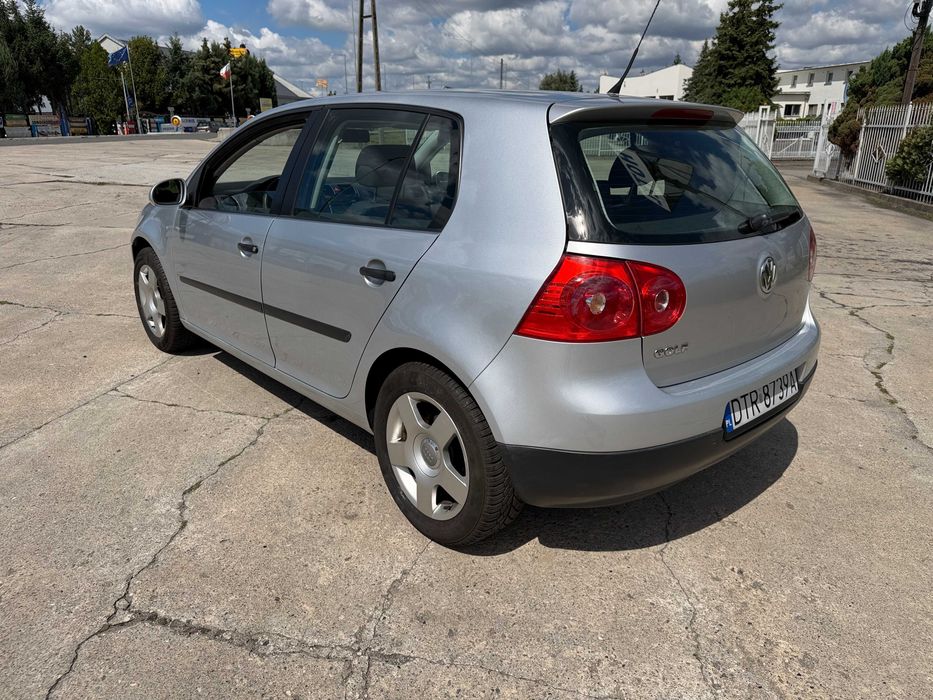 VW Golf V | 1,4 MPI | 5 drzwi | klima | zarejestrowany |