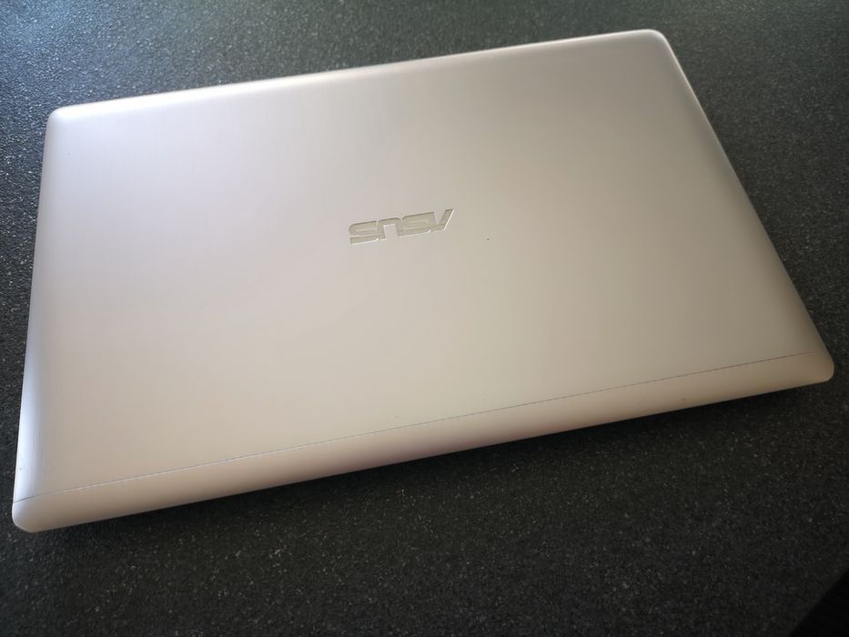 Asus VivoBook S200E
