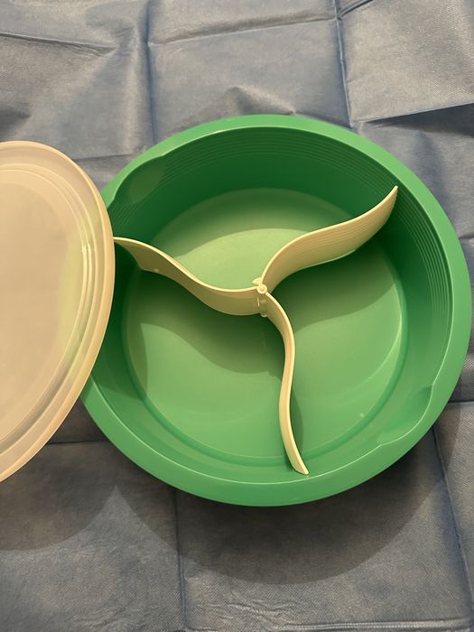 Três estações Tupperware437929090839357442