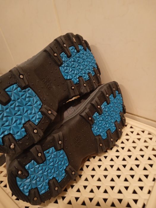 Nordic Grip - zamszowe buty z kolcami