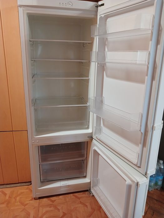 Холодильник Самсунг б/у в відмінному стані