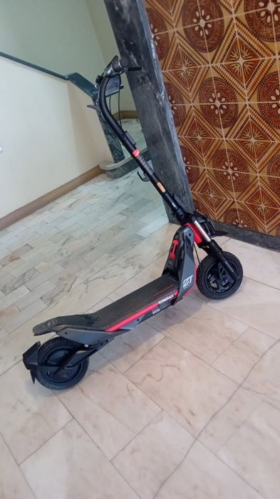 Vedo trotinete segway so tem 4 meses de uso e garantia de 3 anos