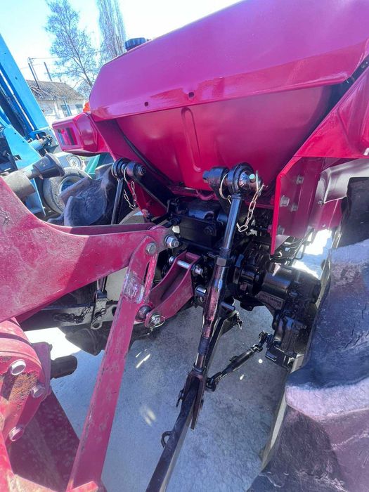 Трактор Mitsubishi з фрезою