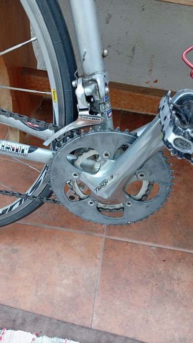 Bicicleta de estrada, quadro Kinesis em bom estado