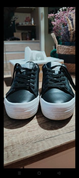 Sneakersy CK na grubej podeszwie z brokatem 39