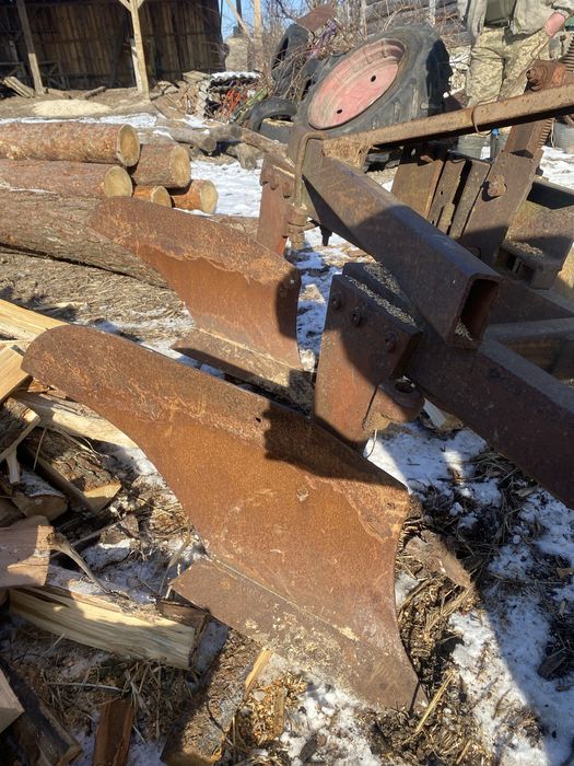 Продам Плуг двох корпусний