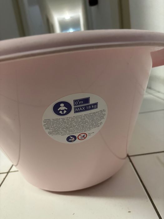 Banheira (e balde) para banho de bébé com suporte único (como novo)