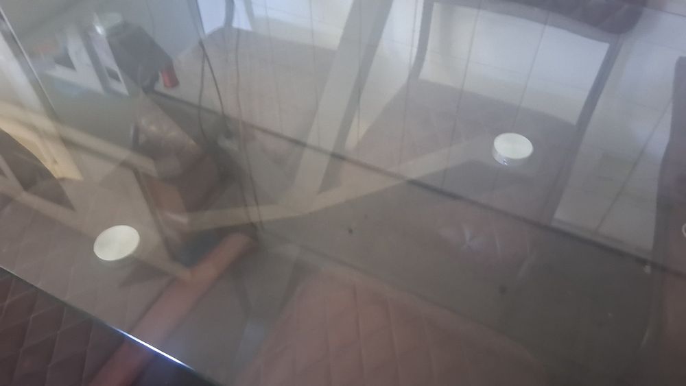 Mesa de jantar em vidro