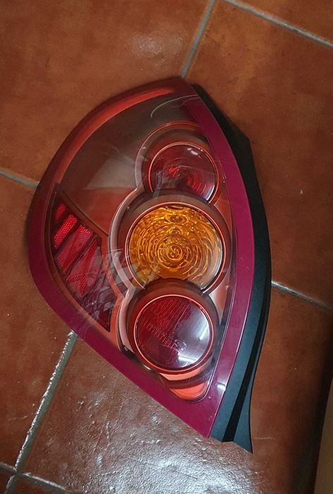 Farolims traseiros 
Farolims traseiros para Nissam Almera