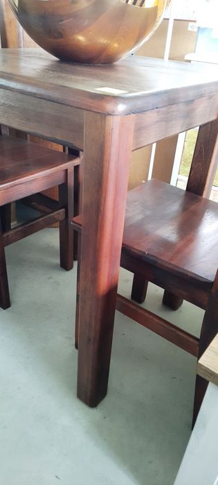 Drewniane masywne stoliki RATY