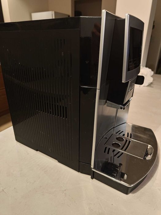 Ekspres DeLonghi perfecta cappuccino graphic touch