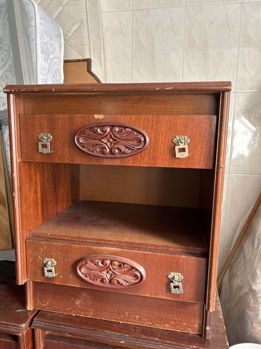 Mesinha de cabeceira vintage