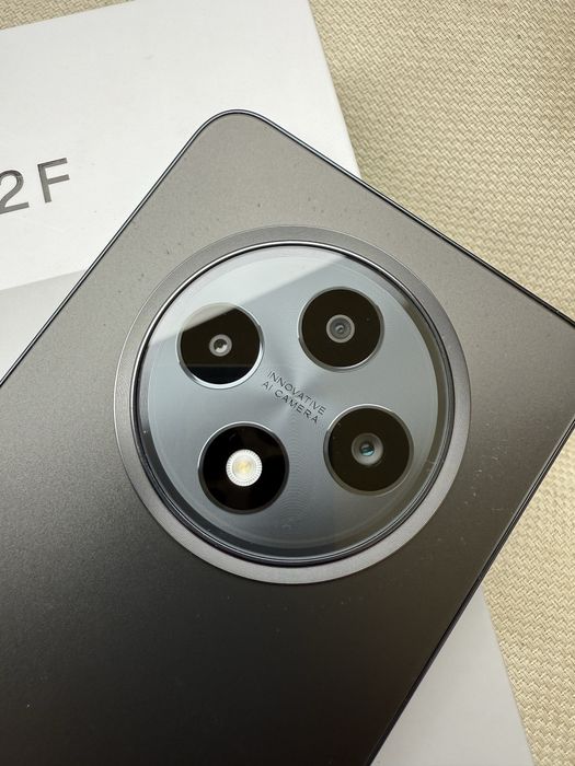 Oppo reno 12 F 4G 8/256 + etui