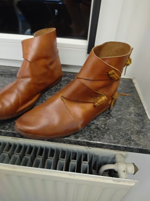 Skórzane buty wczesne wiking słowianin rozmiar 39-40 cm  stan bardzo dobry