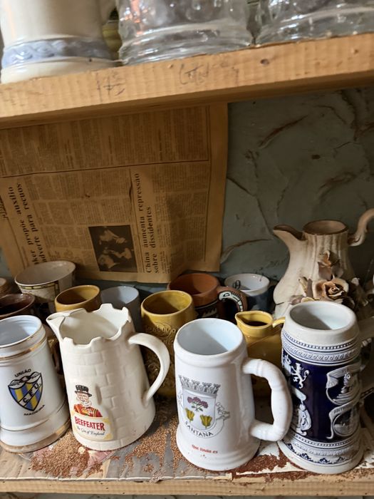 Colecção de Canecas, Cinzeiros, Copos e Chávenas de café