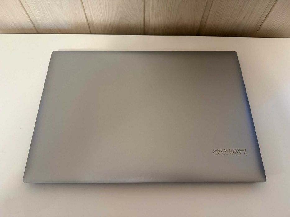 Laptop Lenovo 17,3"