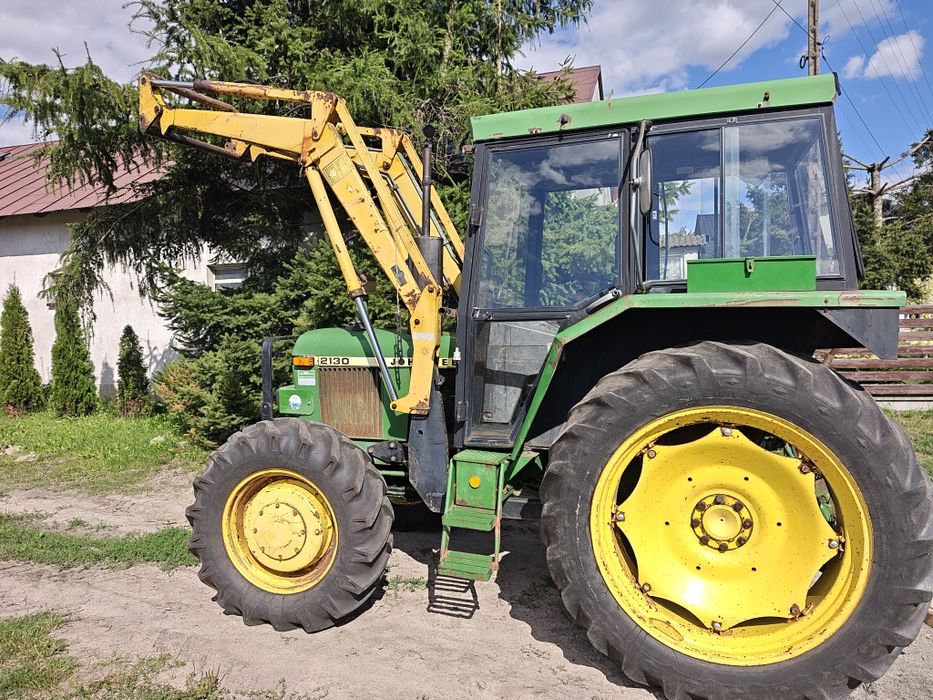 John Deere 2130 4x4 z ładowaczem