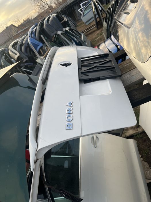 Кришка багажника, двері Volkswagen Bora