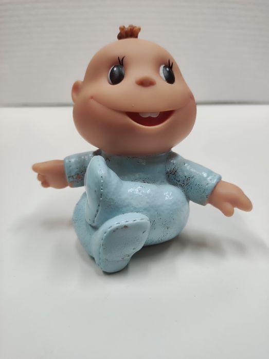 Old rubber doll64585252446593120